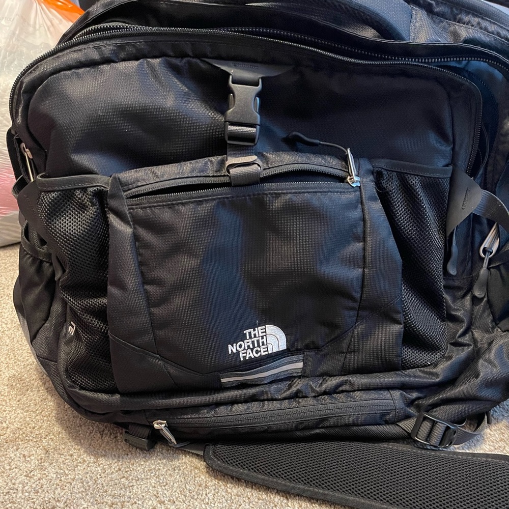 North Face Offsite messenger bag